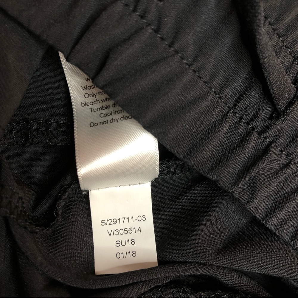 EUC Athleta Shorts Size 4 - Picture 6 of 6